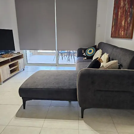 Horizon View With Communal Pool Apartment