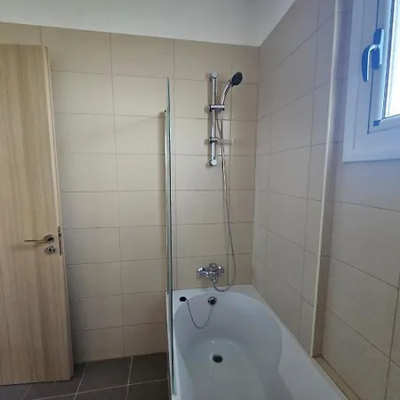 Horizon View With Communal Pool Kiti