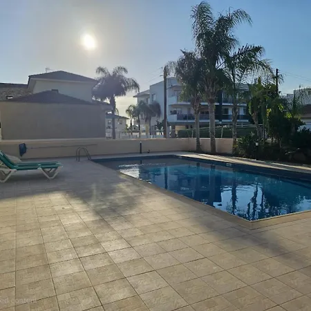Horizon View With Communal Pool * Kiti